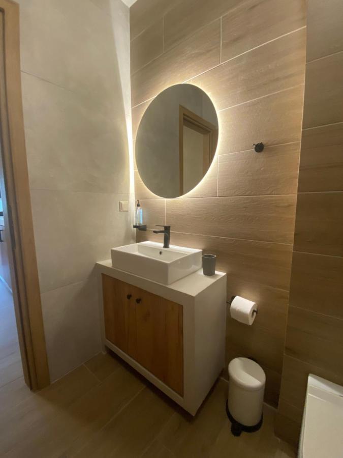 Aristi Boutique Stonehouse With Attic Apartman Kültér fotó