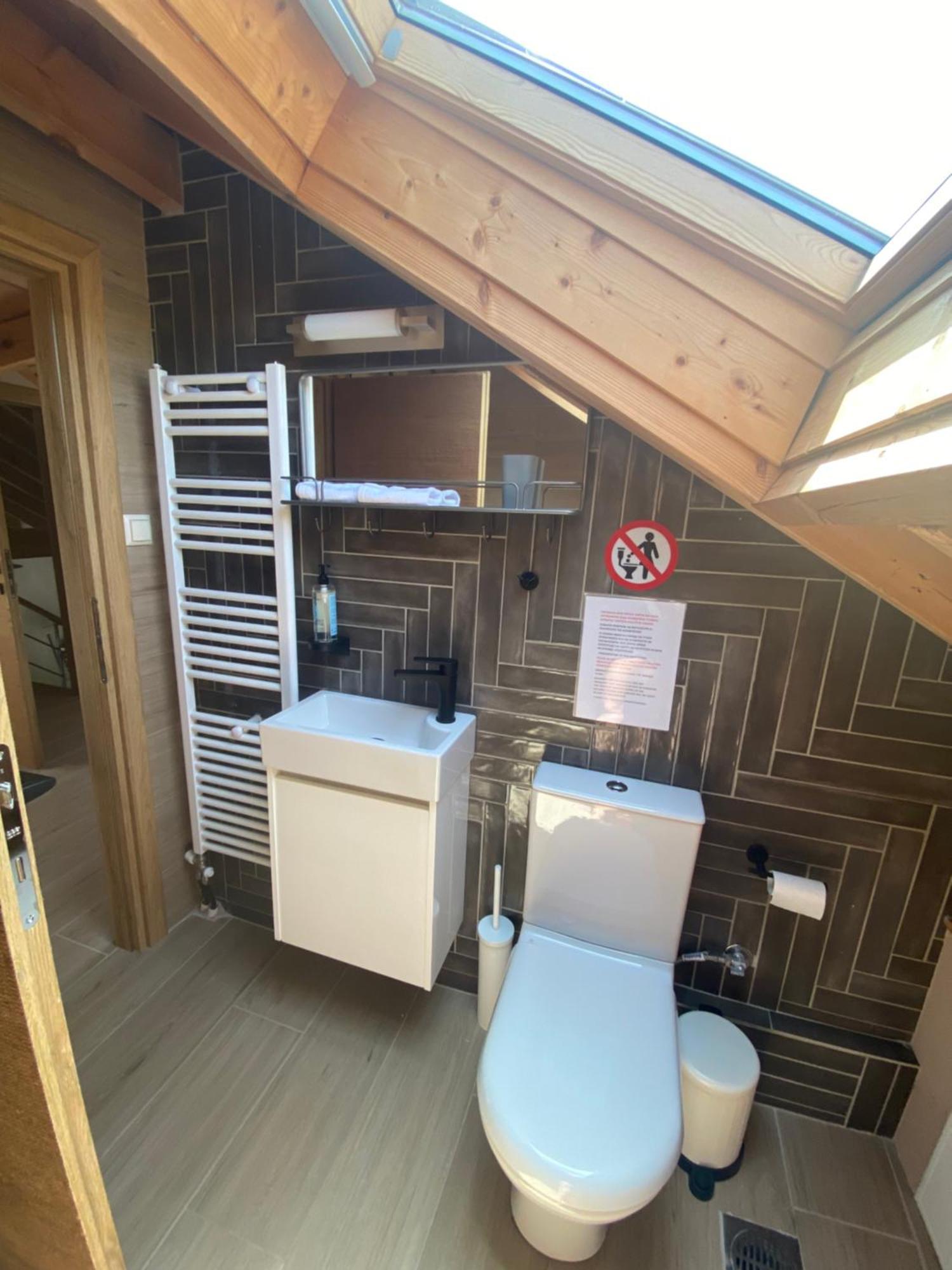 Aristi Boutique Stonehouse With Attic Apartman Kültér fotó