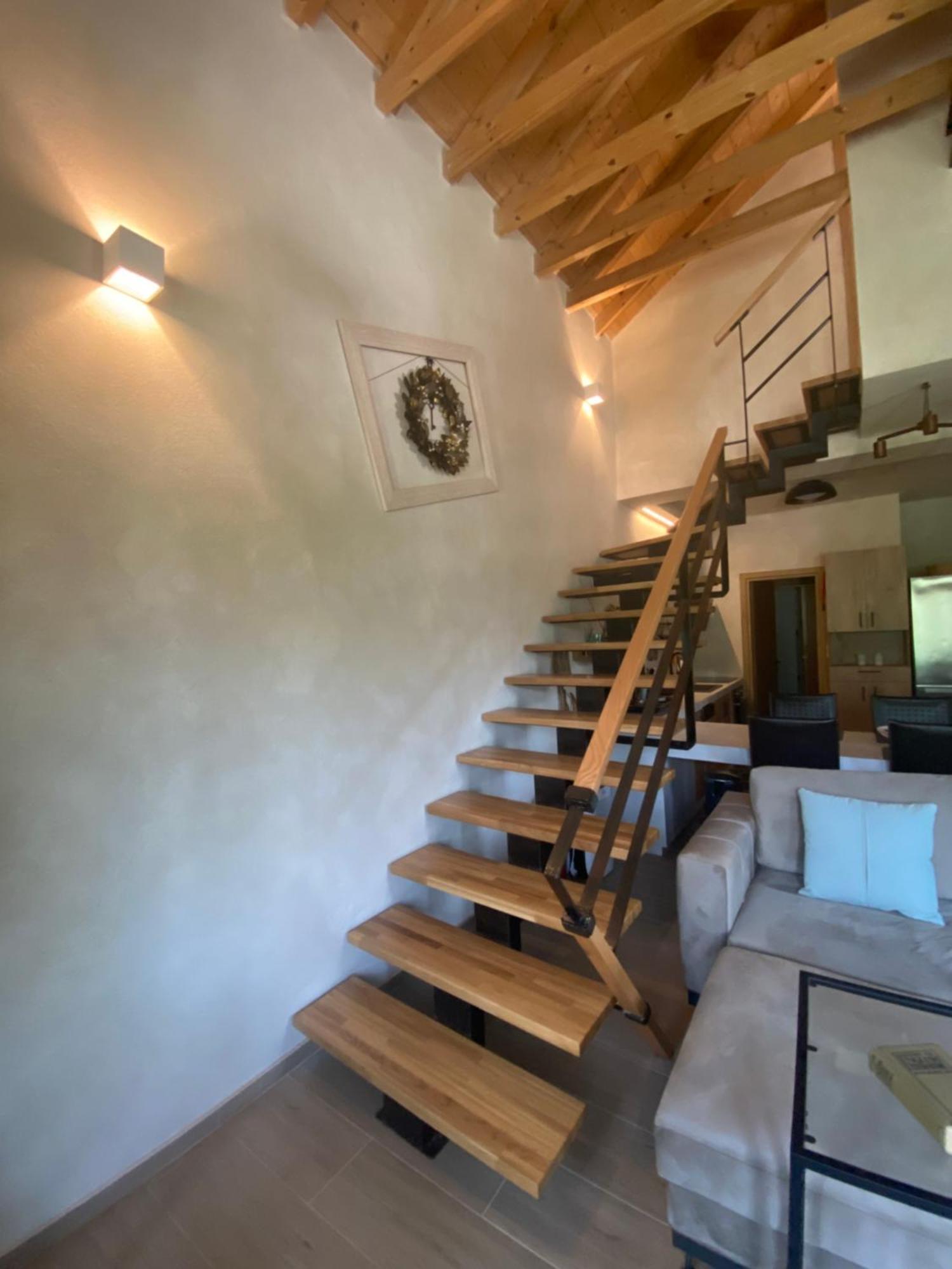 Aristi Boutique Stonehouse With Attic Apartman Kültér fotó