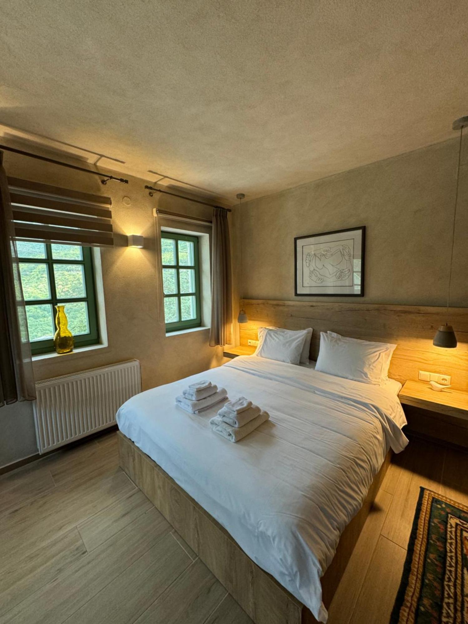 Aristi Boutique Stonehouse With Attic Apartman Kültér fotó