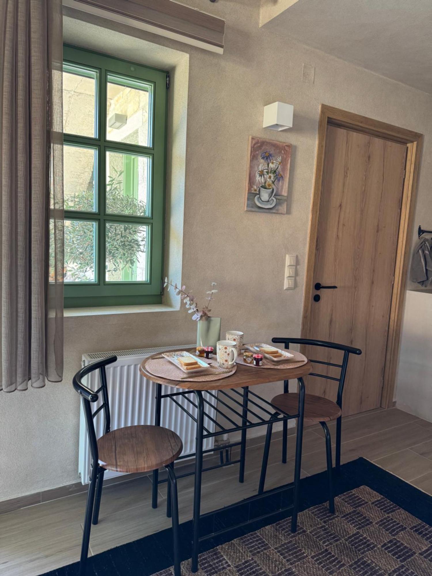 Aristi Boutique Stonehouse With Attic Apartman Kültér fotó
