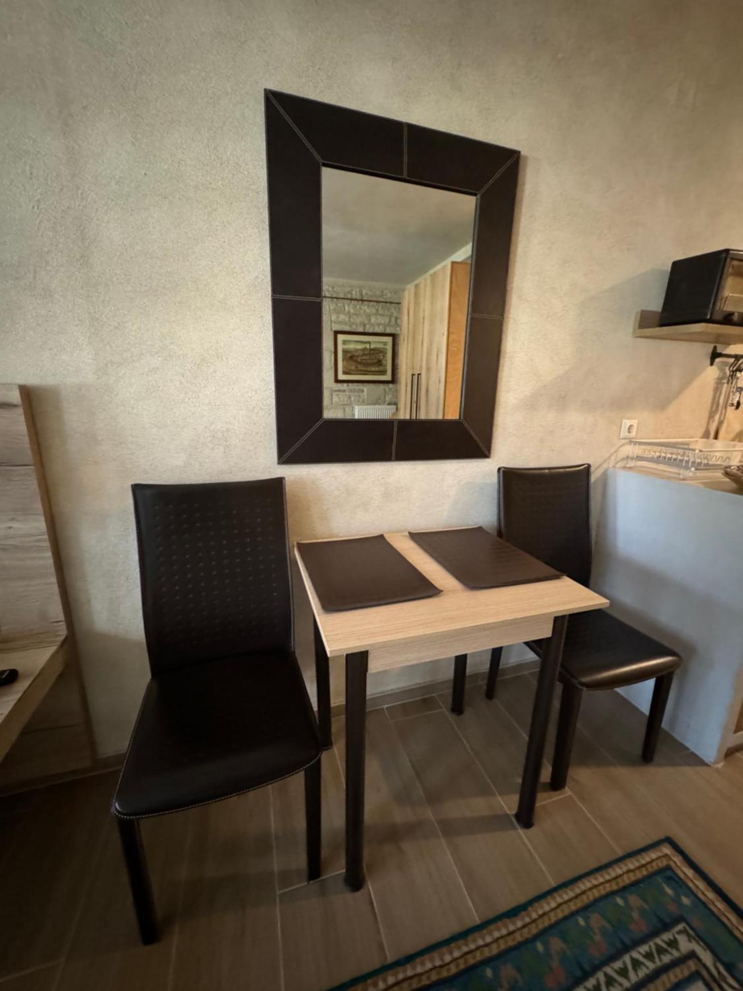 Aristi Boutique Stonehouse With Attic Apartman Kültér fotó