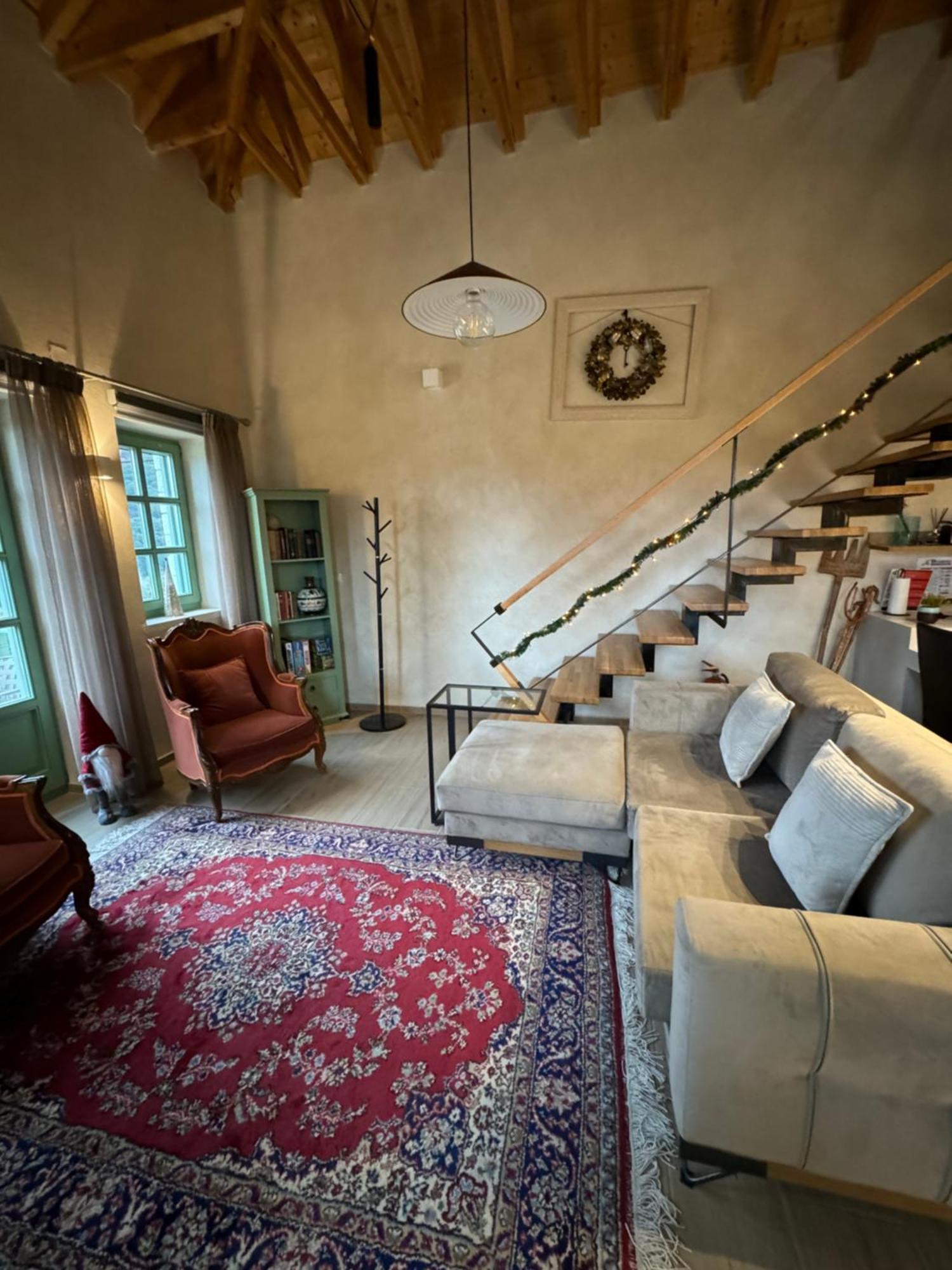 Aristi Boutique Stonehouse With Attic Apartman Kültér fotó