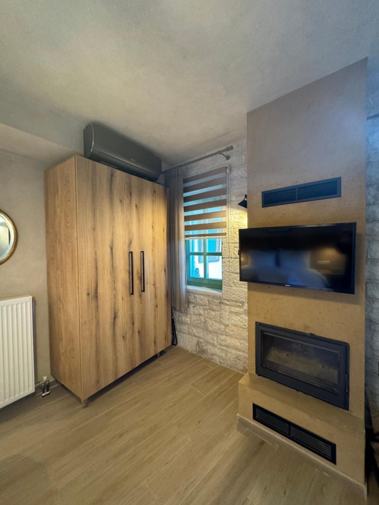 Aristi Boutique Stonehouse With Attic Apartman Kültér fotó