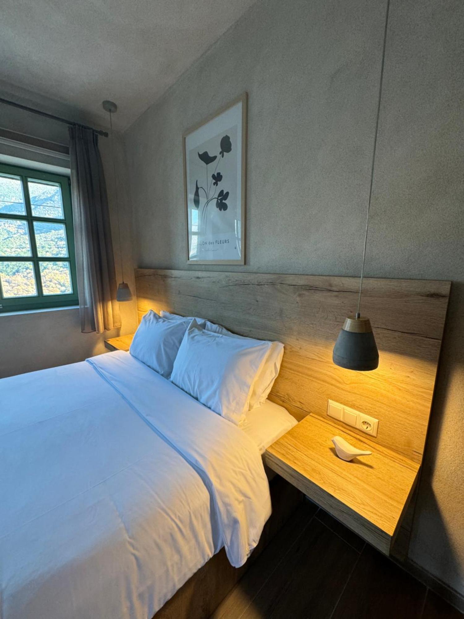 Aristi Boutique Stonehouse With Attic Apartman Kültér fotó